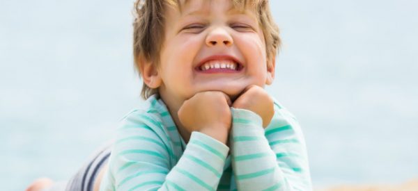 I primi dentini da latte: i sintomi dei bambini | Faro Pediatrico
