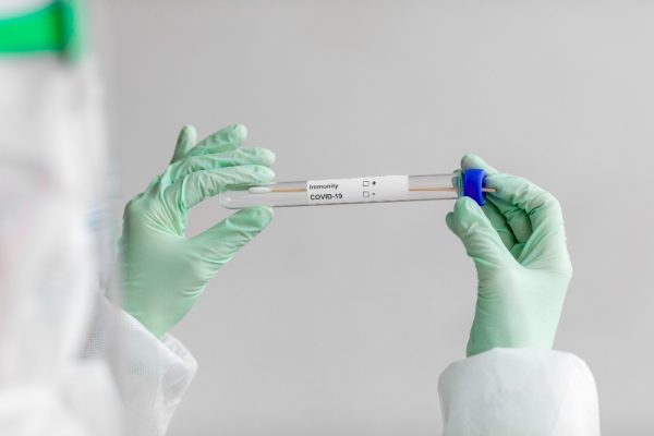 Tampone o test sierologico: quando e quale fare in caso di febbre